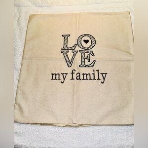 NWOT Thirty One Love My Family Throw Pillow Cover.